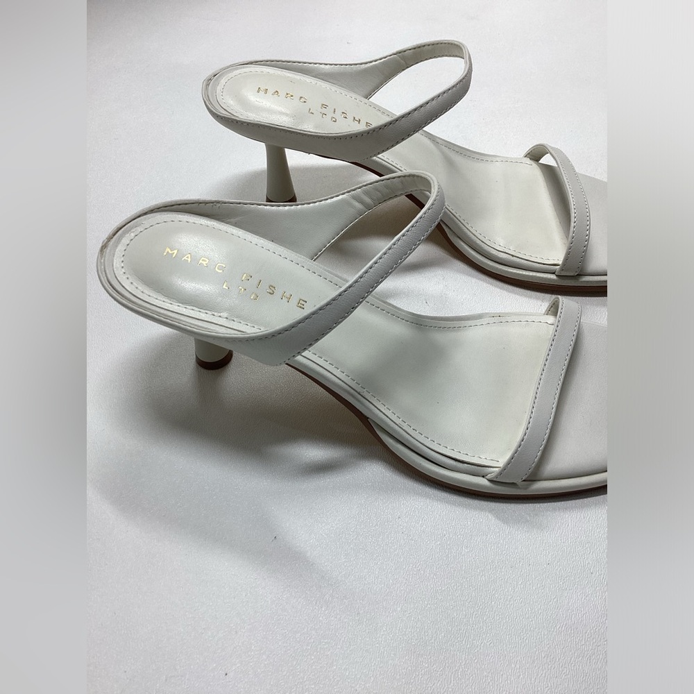 Marc Fisher LTD Alonde‎ kitten heels  white Sandals - Picture 5 of 12
